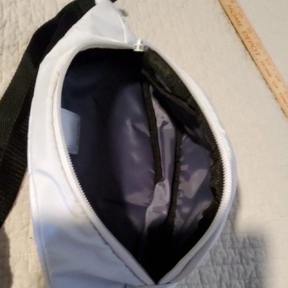Adidas White Waist Bag, Fannypack,NWOT - Picture 5 of 6